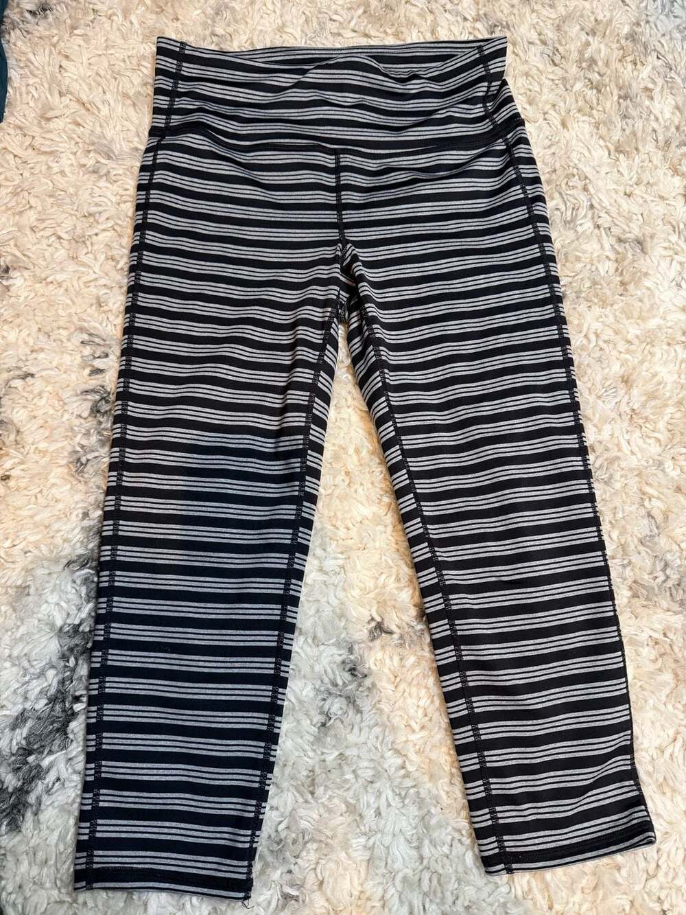Athleta Black & Gray Striped Capri Yoga Leggings Size M - Picture 2 of 3
